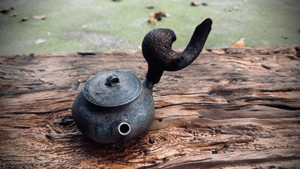 Wood fired teapot |around 250.| 2-1