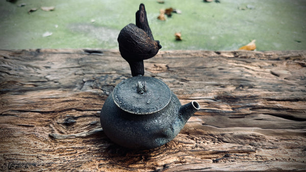 Wood fired teapot |around 250.| 2-1