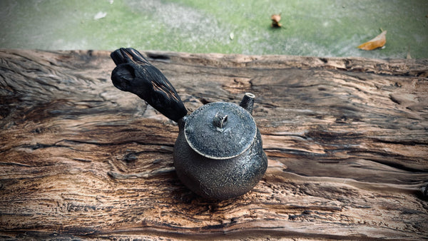 Wood fired teapot |around 250.| 2-2