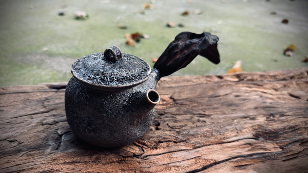 Wood fired teapot |around 250.| 2-3