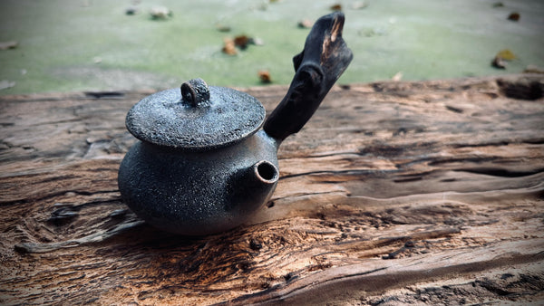 Wood fired teapot |around 250.| 2-9