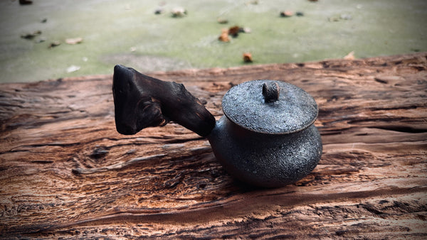 Wood fired teapot |around 250.| 2-9