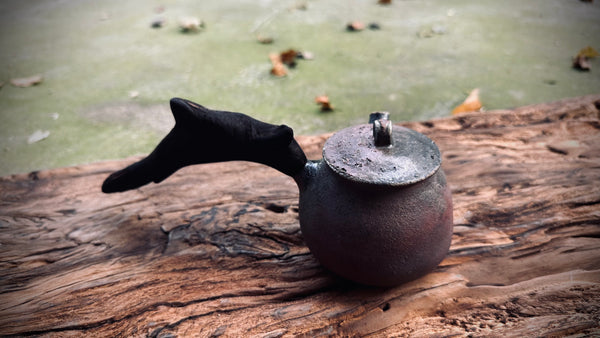 Wood fired teapot |around 250.| 2-12