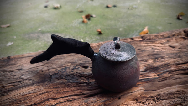Wood fired teapot |around 250.| 2-12