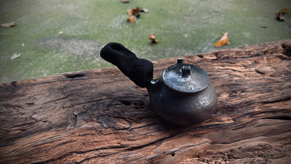 Wood fired teapot |around 250.| 2-15