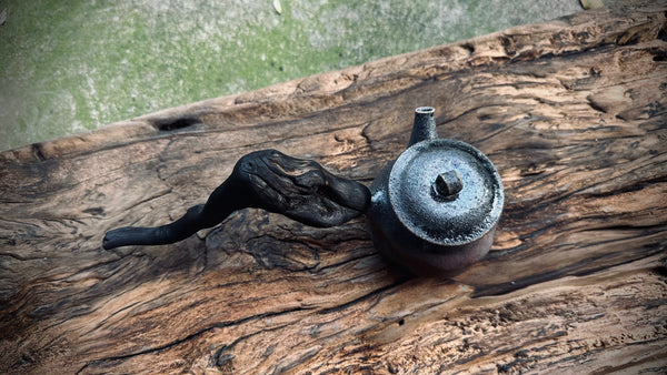Wood fired teapot |around 250.| 2-18