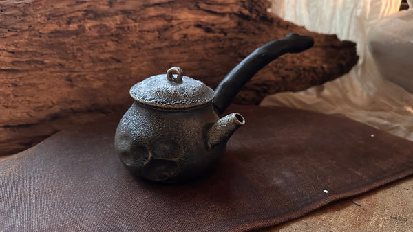 Wood fired teapot around 350ml (serves 5-7people) 3-6