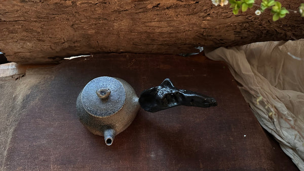 Wood fired teapot around 350ml (serves 5-7people) 3-7