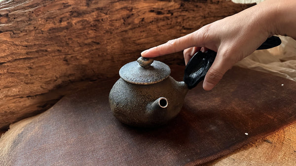 Wood fired teapot around 350ml (serves 5-7people) 3-7