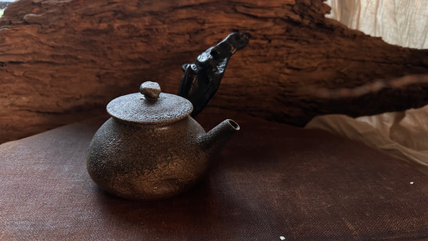 Wood fired teapot around 350ml (serves 5-7people) 3-7
