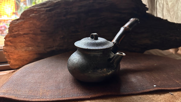 Wood fired teapot around 350ml (serves 5-7people) 3-11