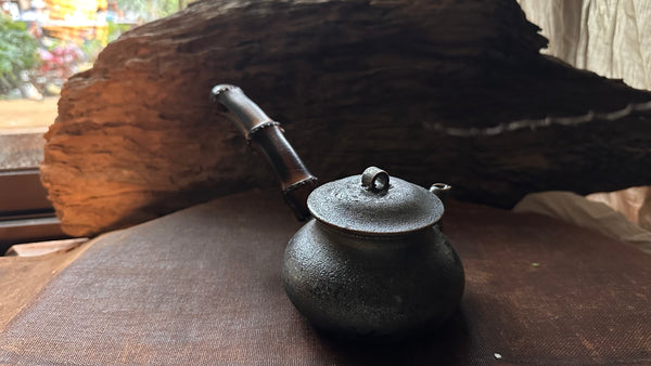Wood fired teapot around 350ml (serves 5-7people) 3-11