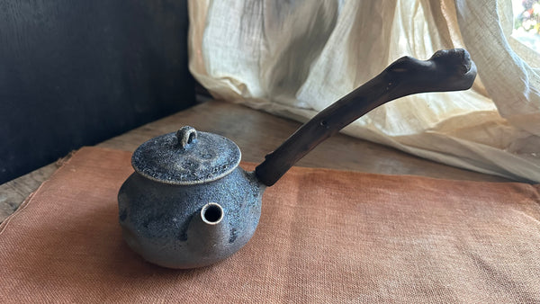 Wood fired teapot |around 250.| 2-20